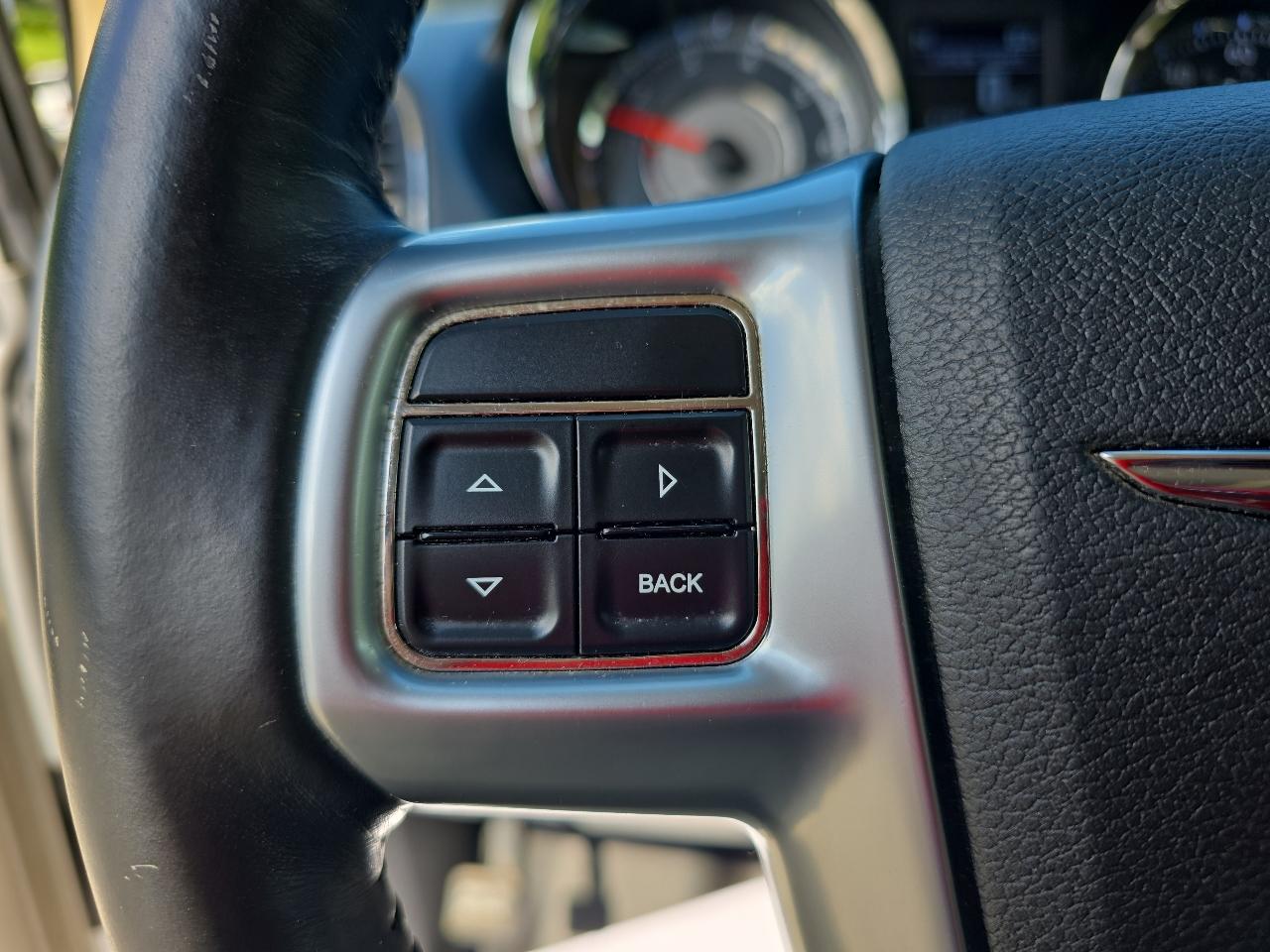 Chrysler Town & Country Touring 2011