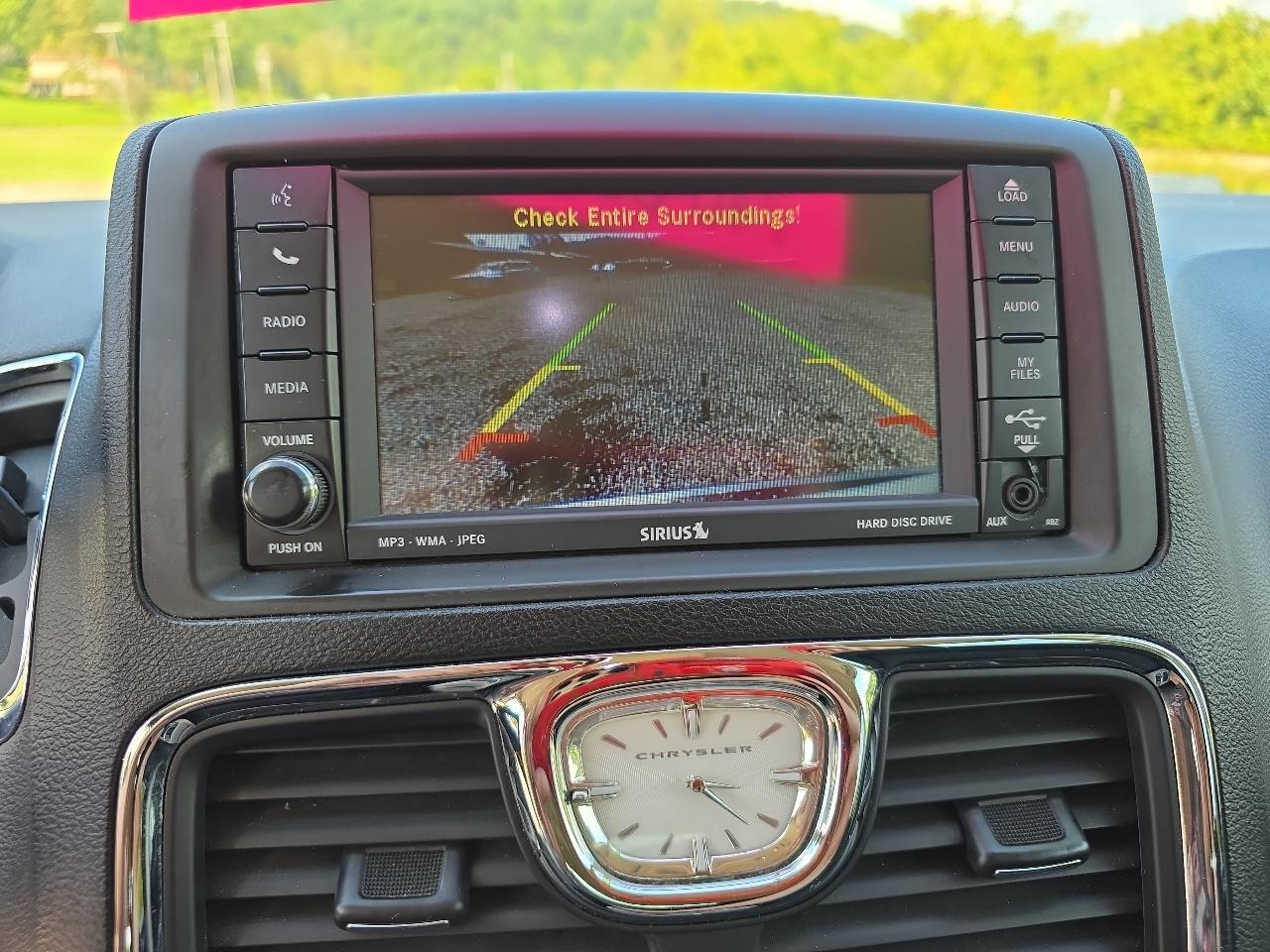 Chrysler Town & Country Touring 2011