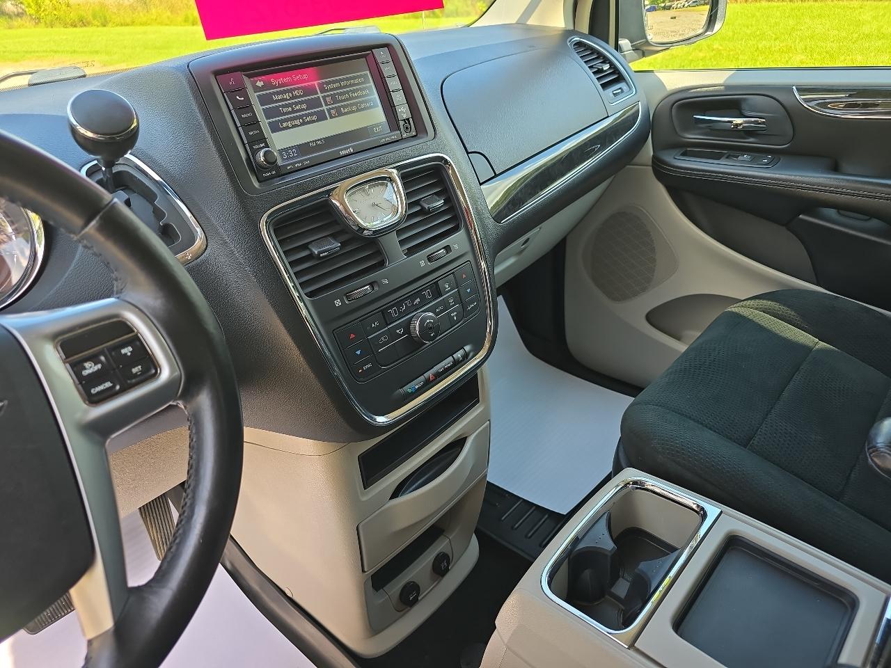 Chrysler Town & Country Touring 2011