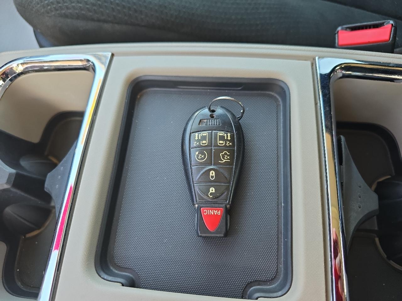 Chrysler Town & Country Touring 2011