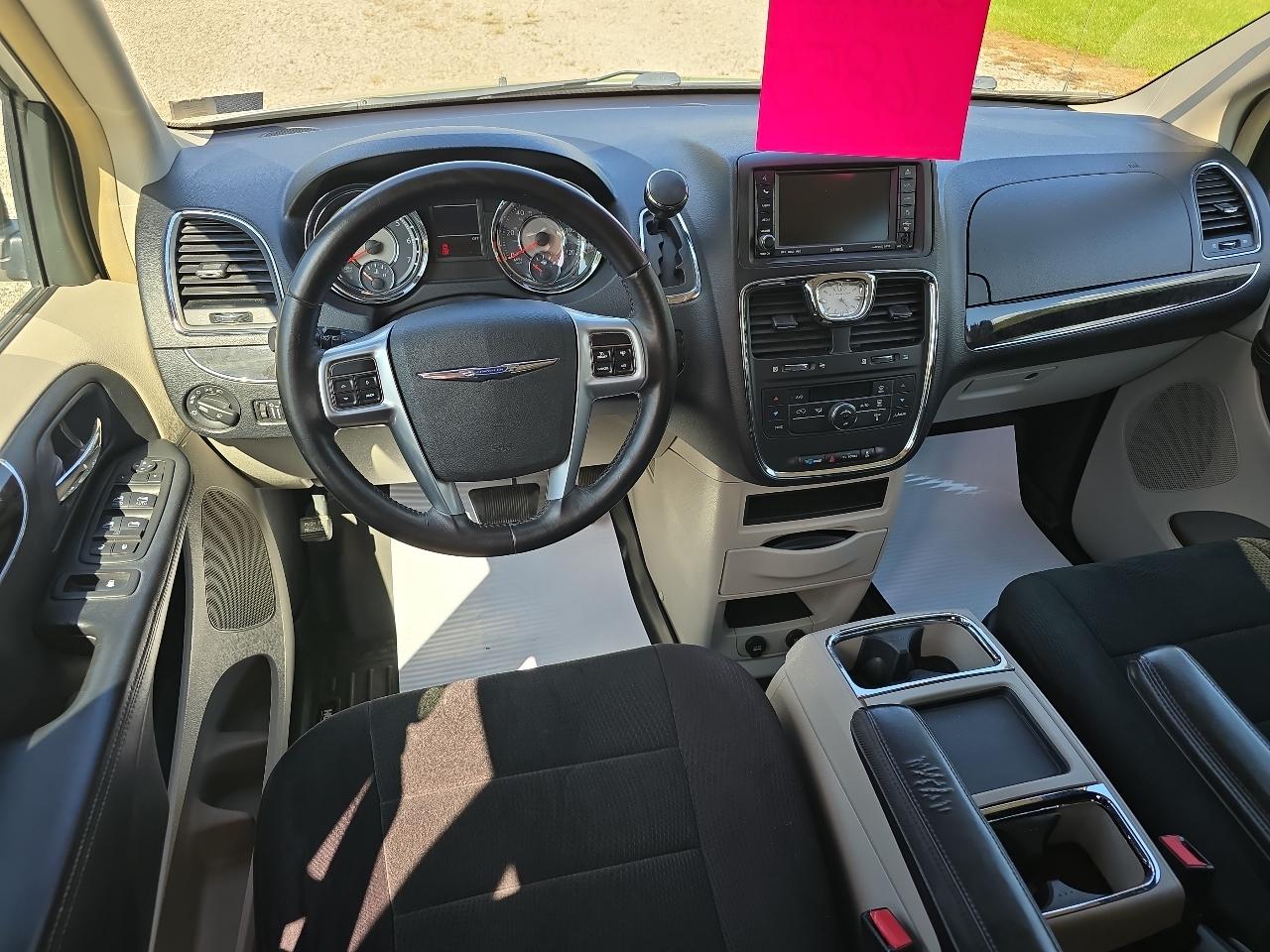 Chrysler Town & Country Touring 2011
