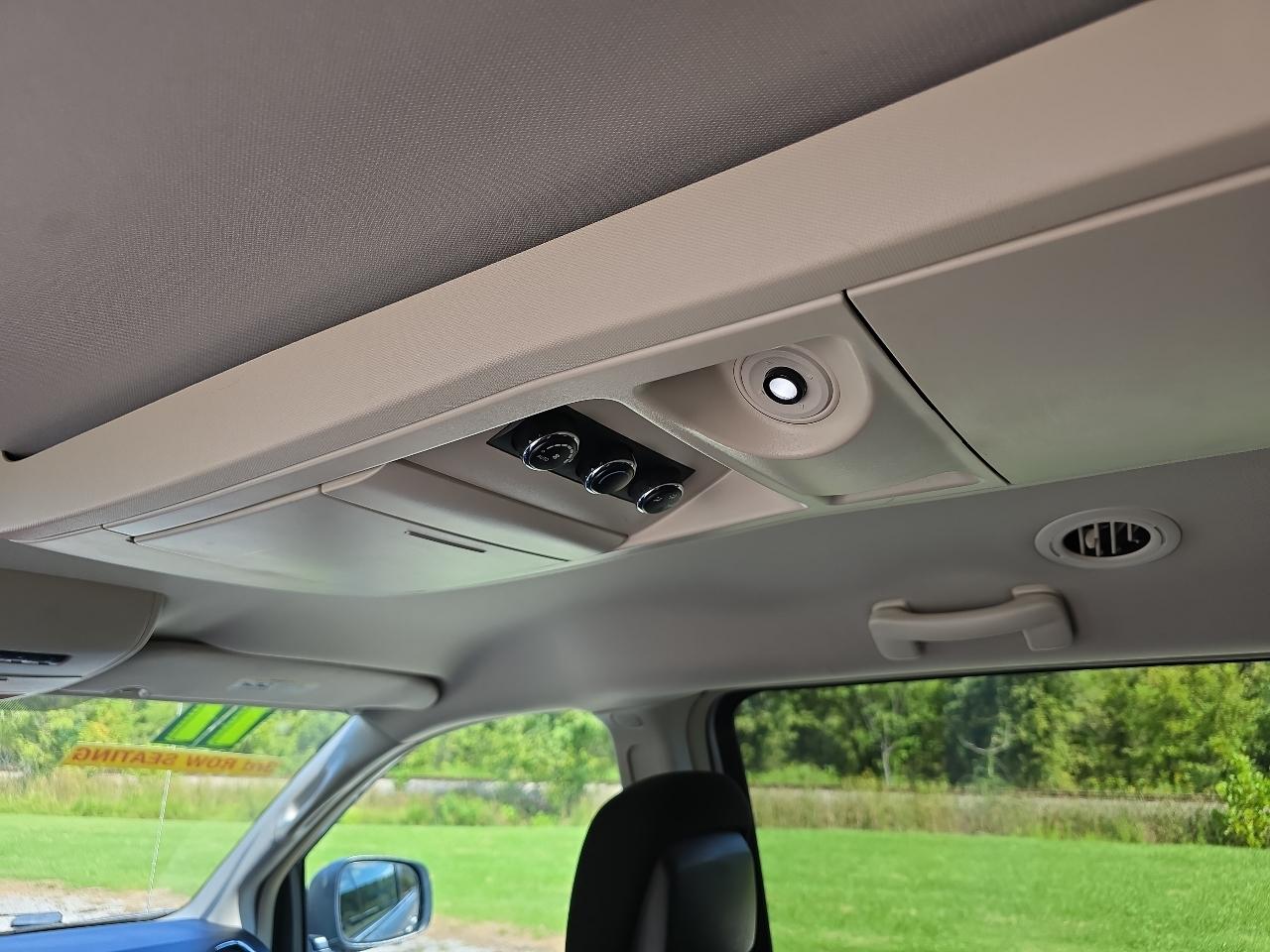 Chrysler Town & Country Touring 2011