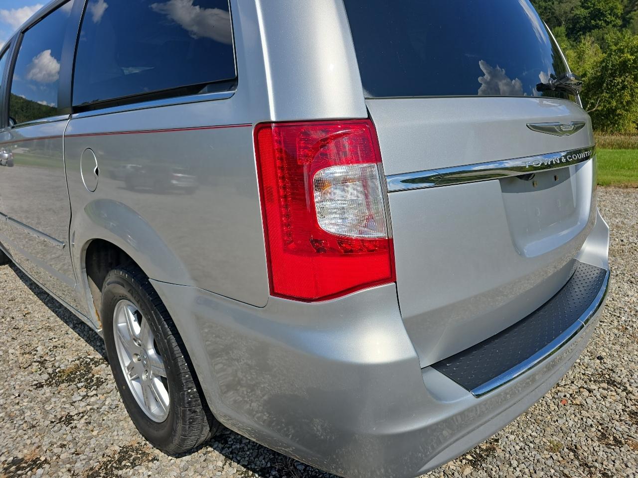 Chrysler Town & Country Touring 2011
