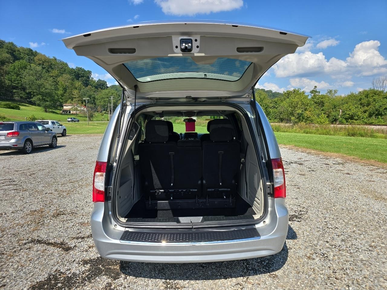 Chrysler Town & Country Touring 2011