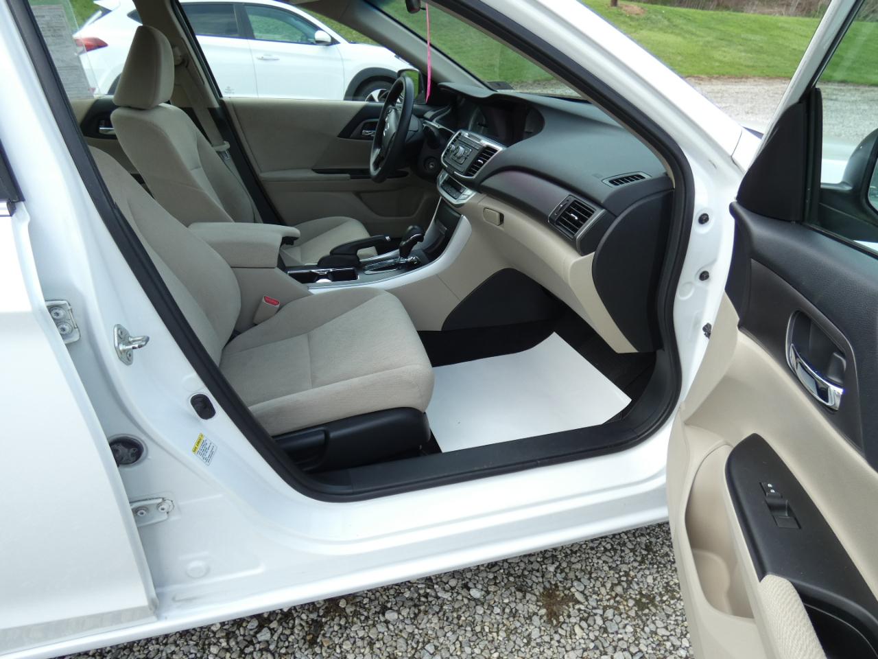 Honda Accord LX Sedan CVT 2013