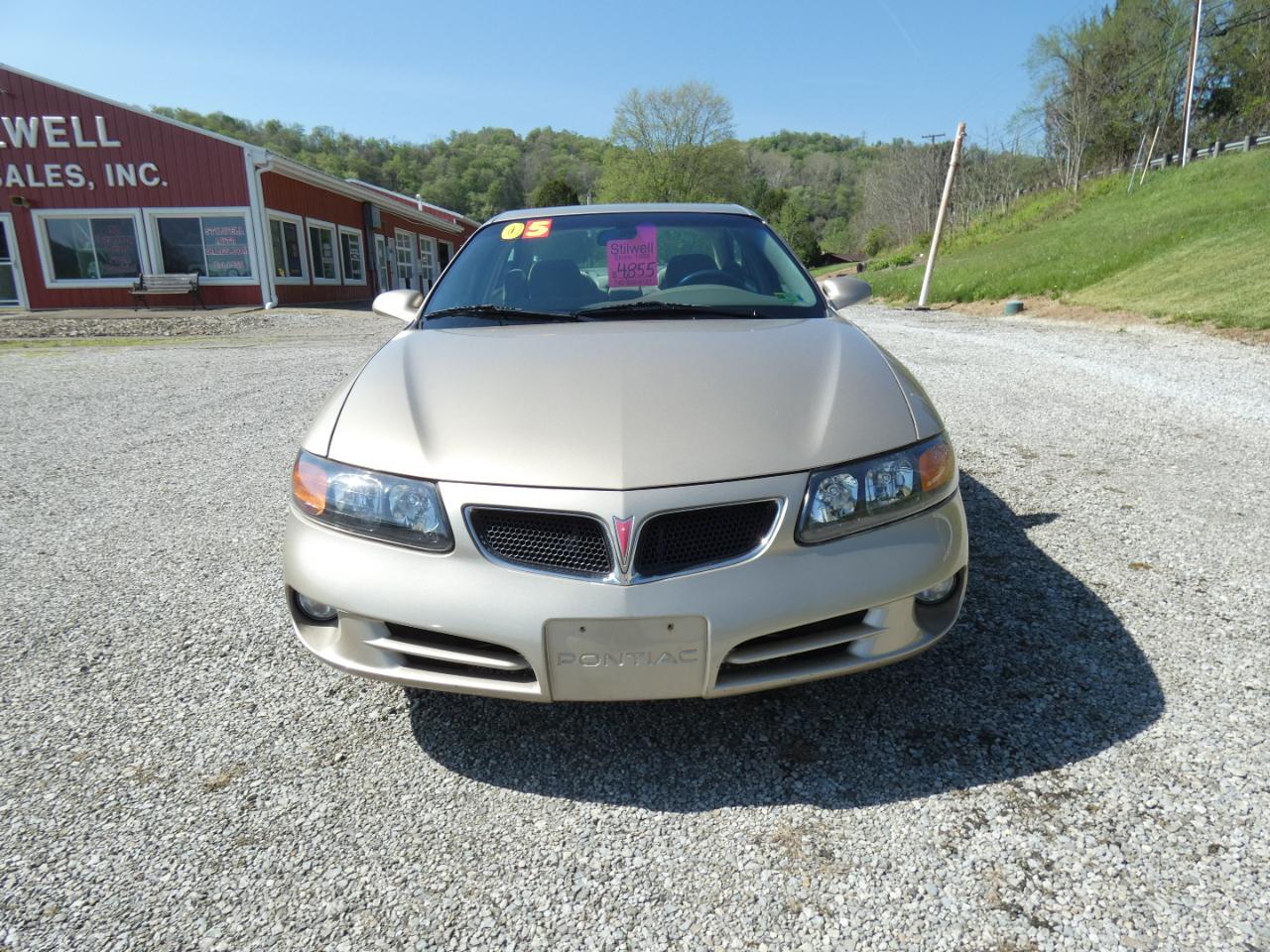 Pontiac Bonneville SE 2005