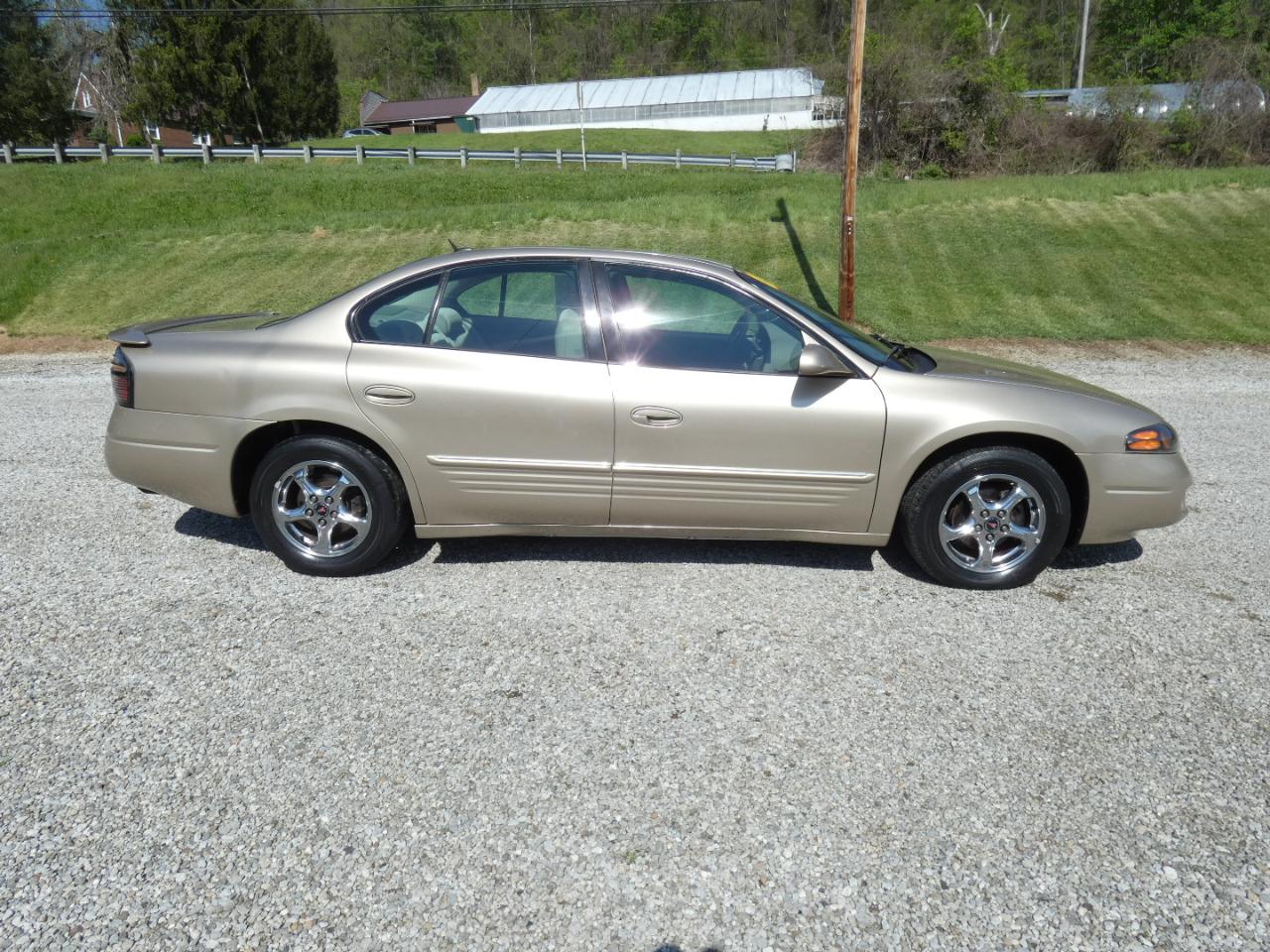 Pontiac Bonneville SE 2005