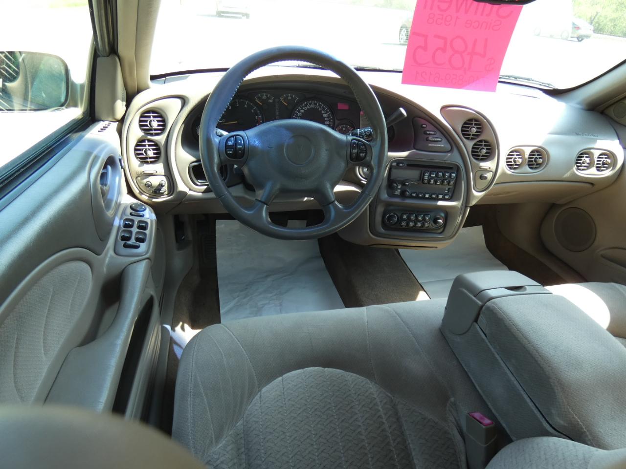 Pontiac Bonneville SE 2005