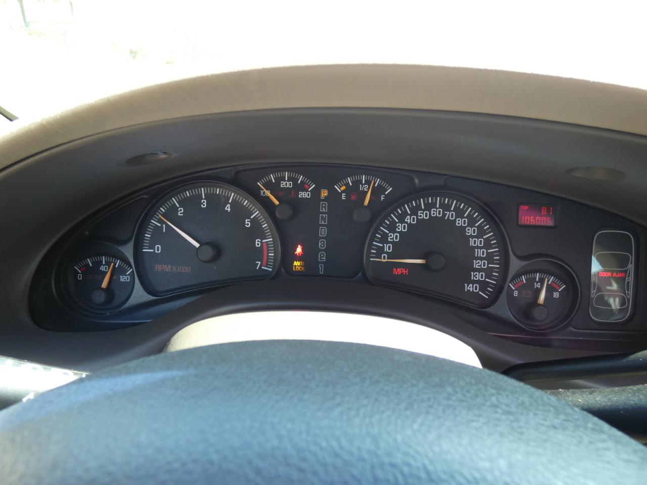 Pontiac Bonneville SE 2005