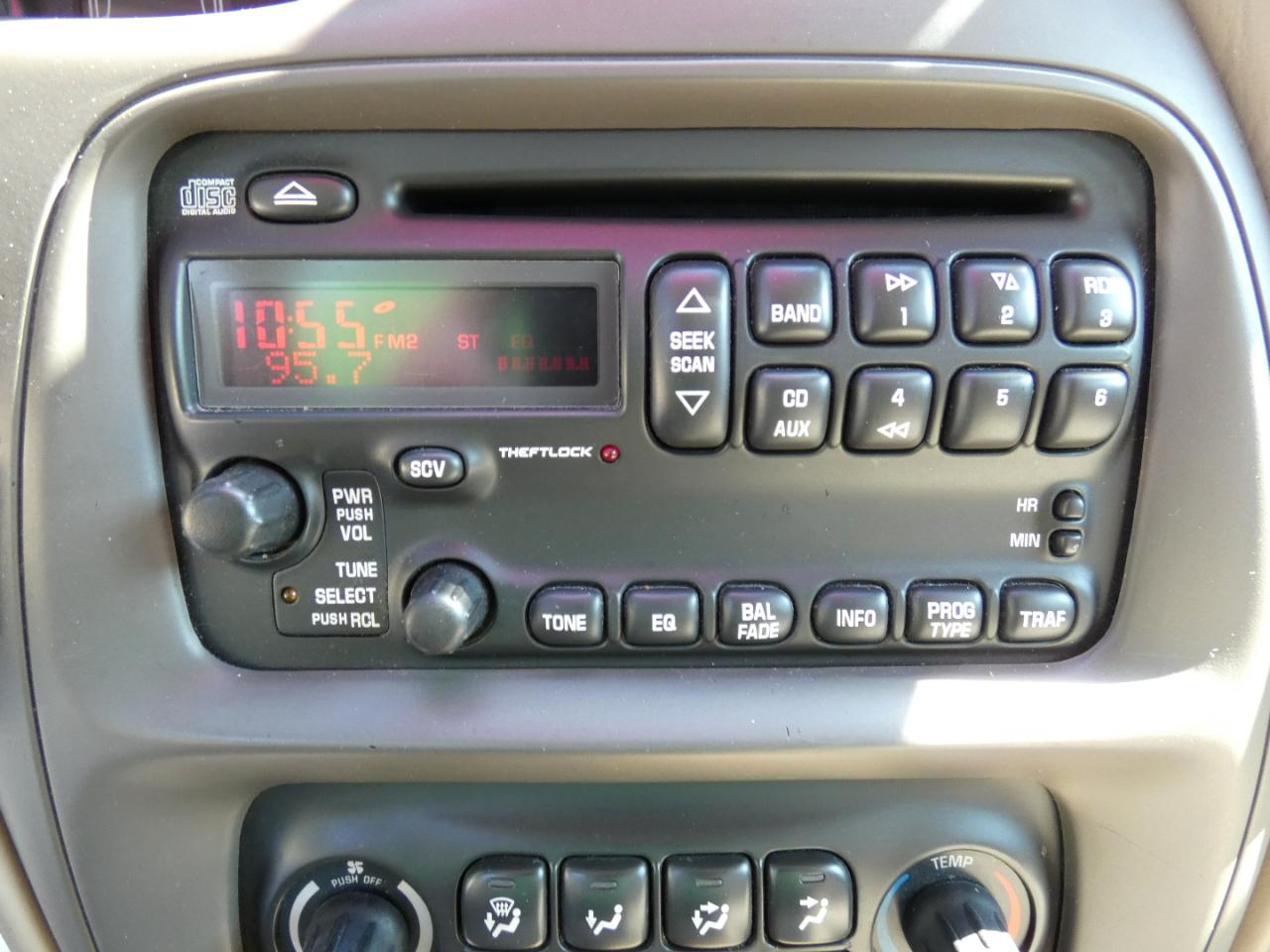 Pontiac Bonneville SE 2005