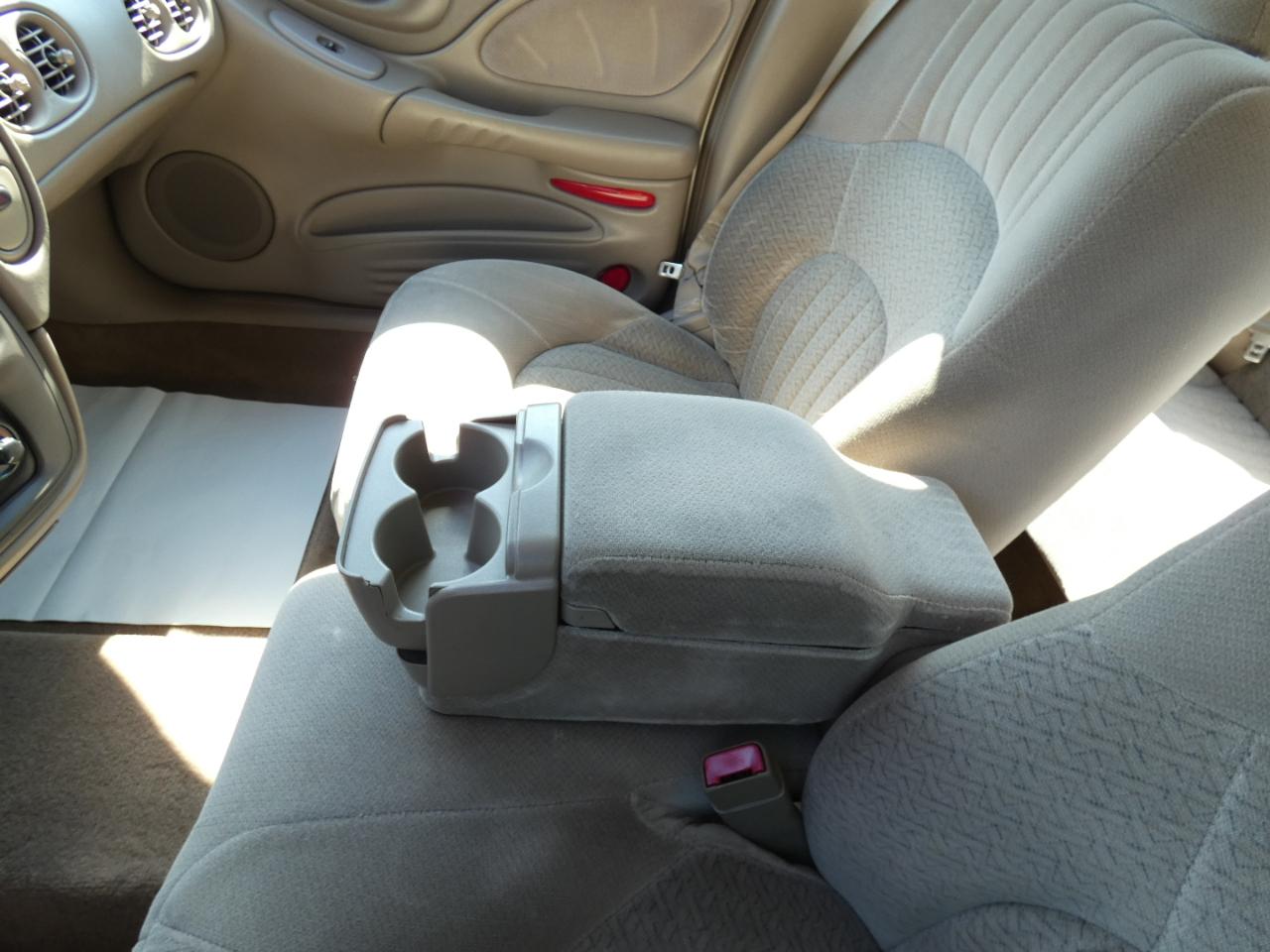 Pontiac Bonneville SE 2005