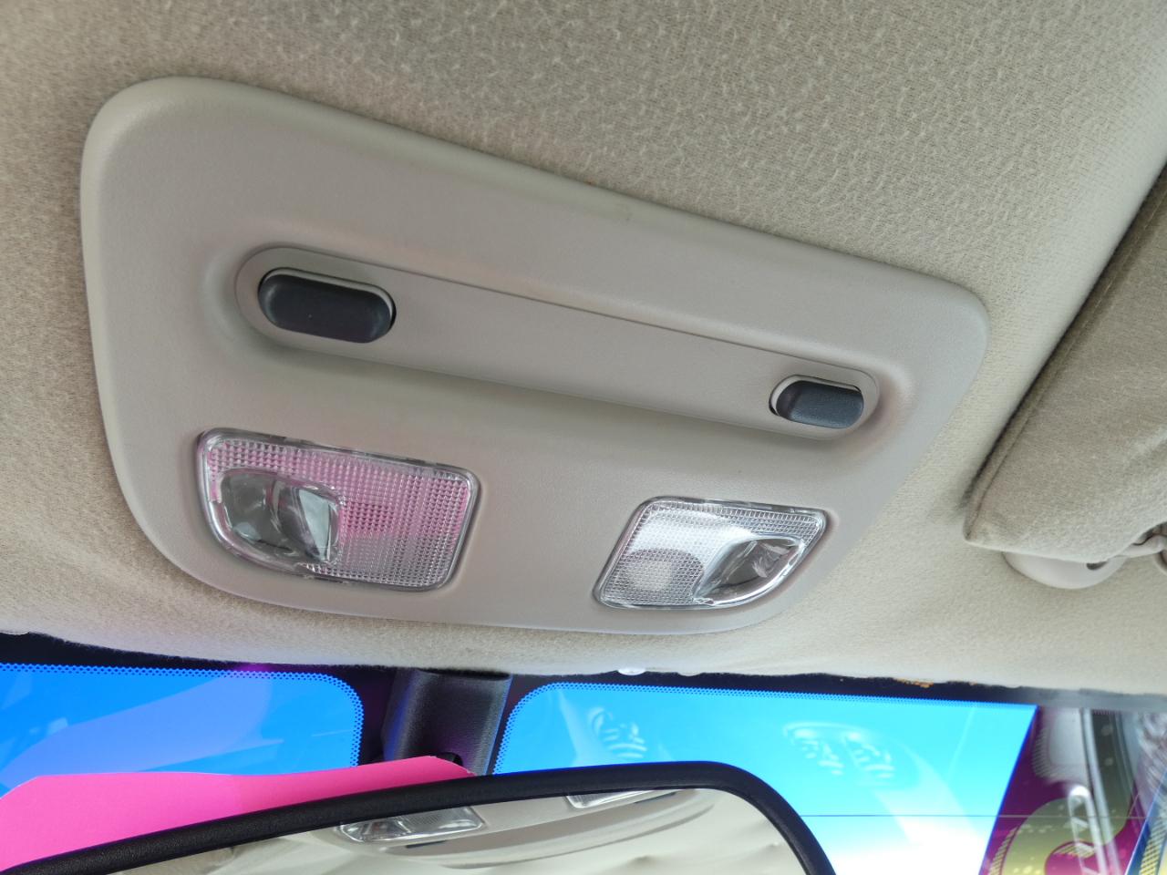 Pontiac Bonneville SE 2005