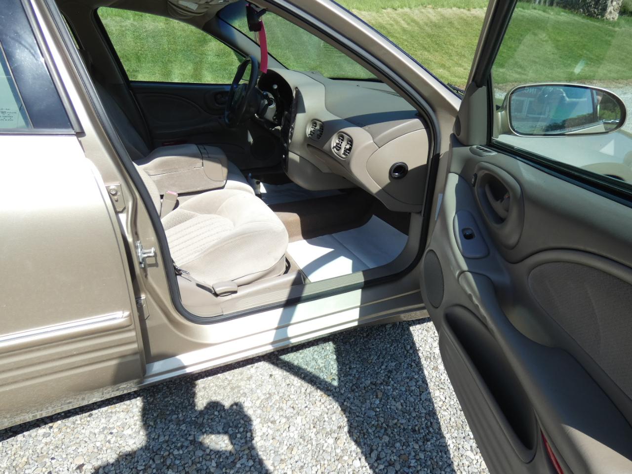 Pontiac Bonneville SE 2005