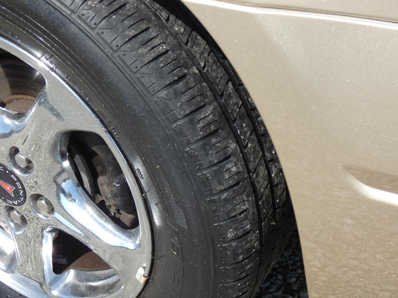 Pontiac Bonneville SE 2005