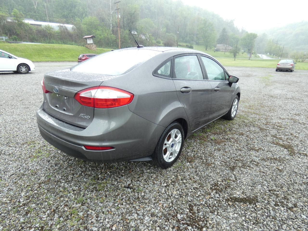 Ford Fiesta SE Sedan 2014