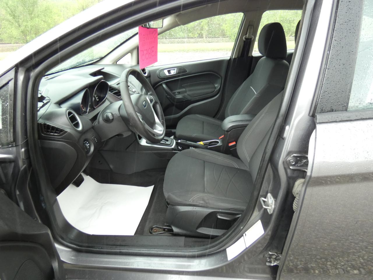 Ford Fiesta SE Sedan 2014