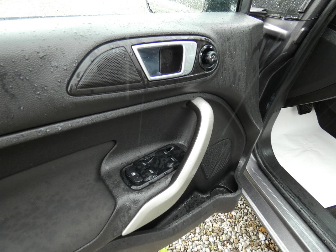 Ford Fiesta SE Sedan 2014