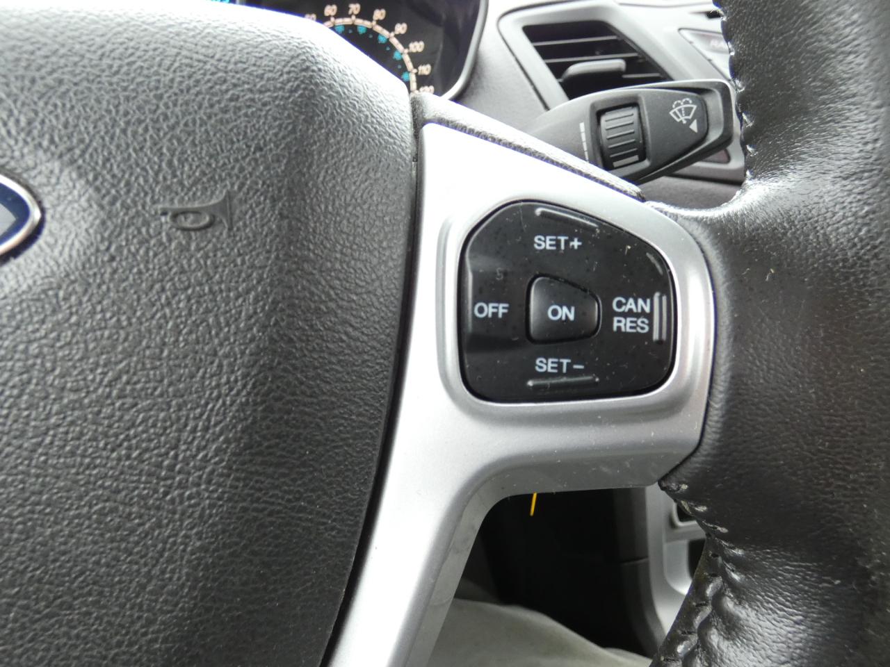 Ford Fiesta SE Sedan 2014