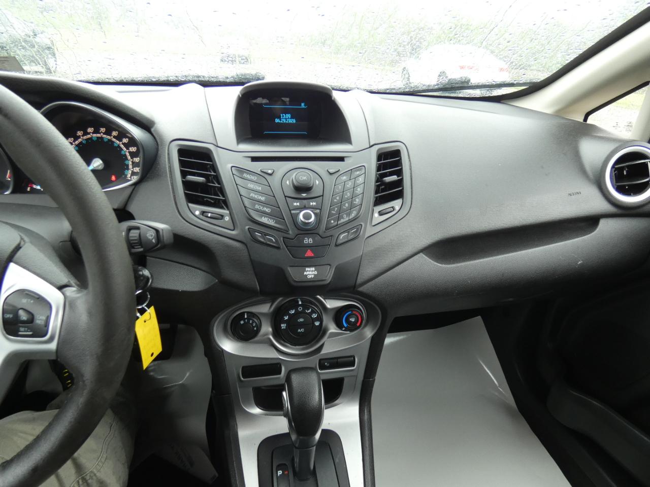 Ford Fiesta SE Sedan 2014