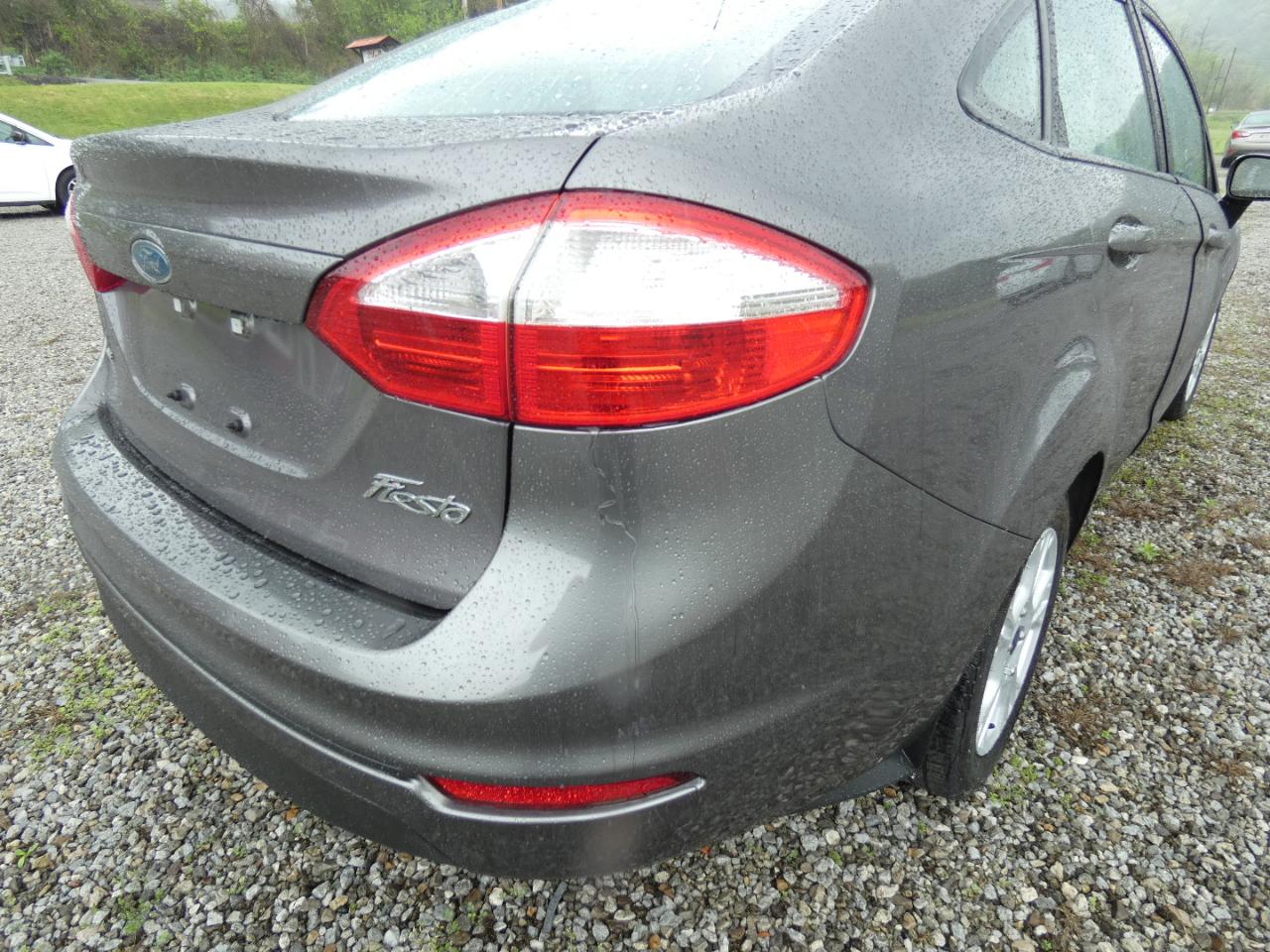 Ford Fiesta SE Sedan 2014