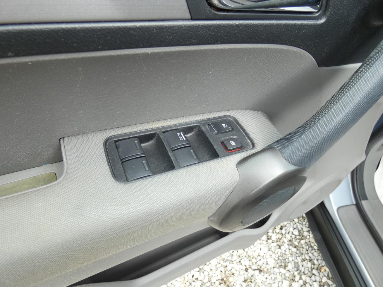 Honda CR-V LX 4WD 5-Speed AT 2011