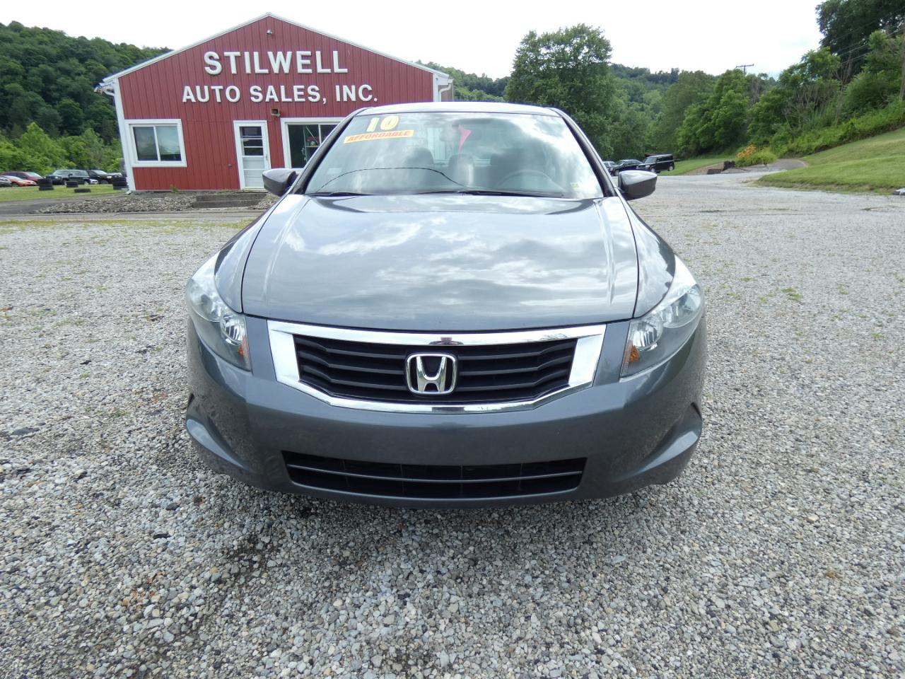 Honda Accord LX sedan AT 2010
