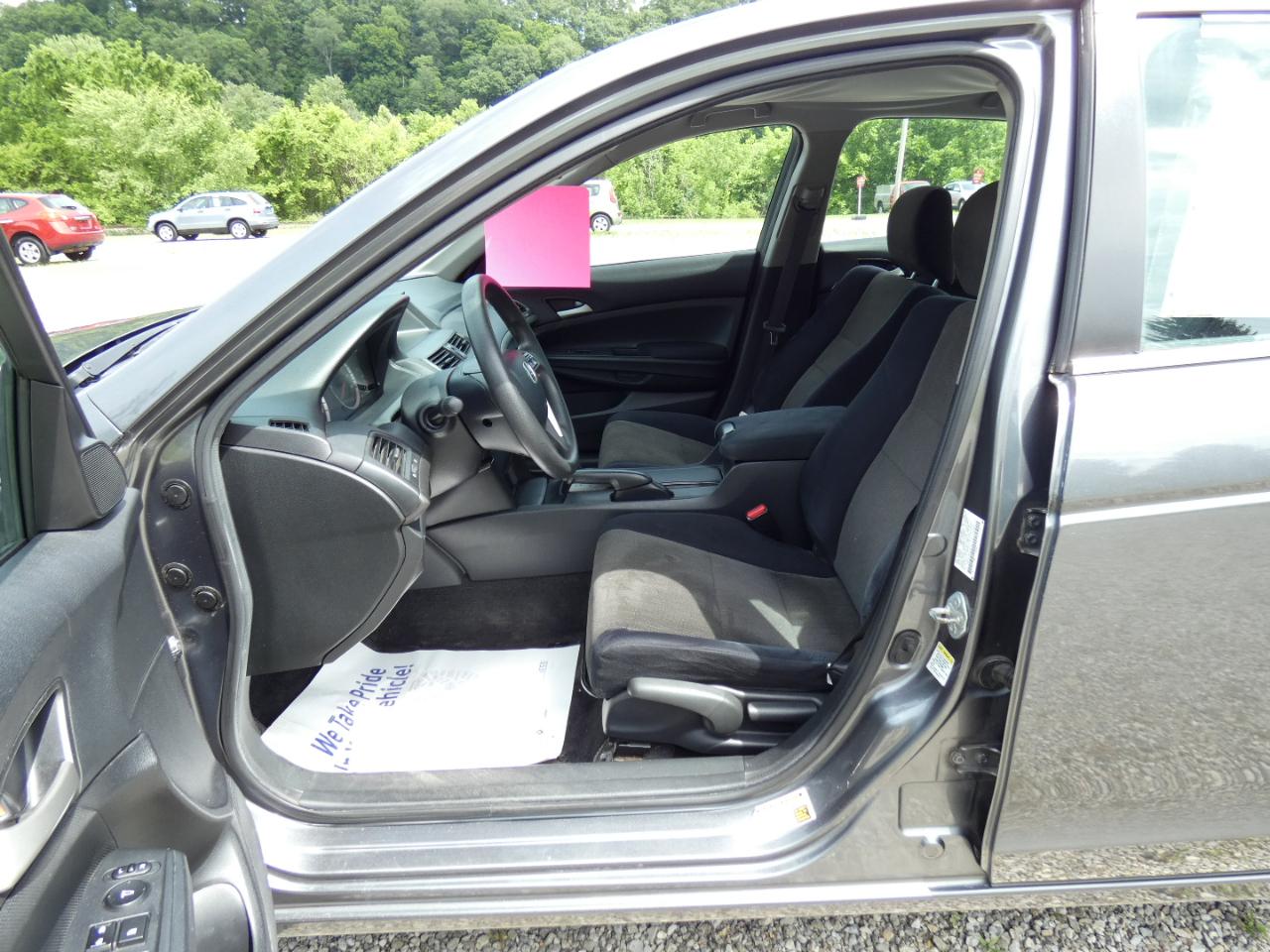 Honda Accord LX sedan AT 2010