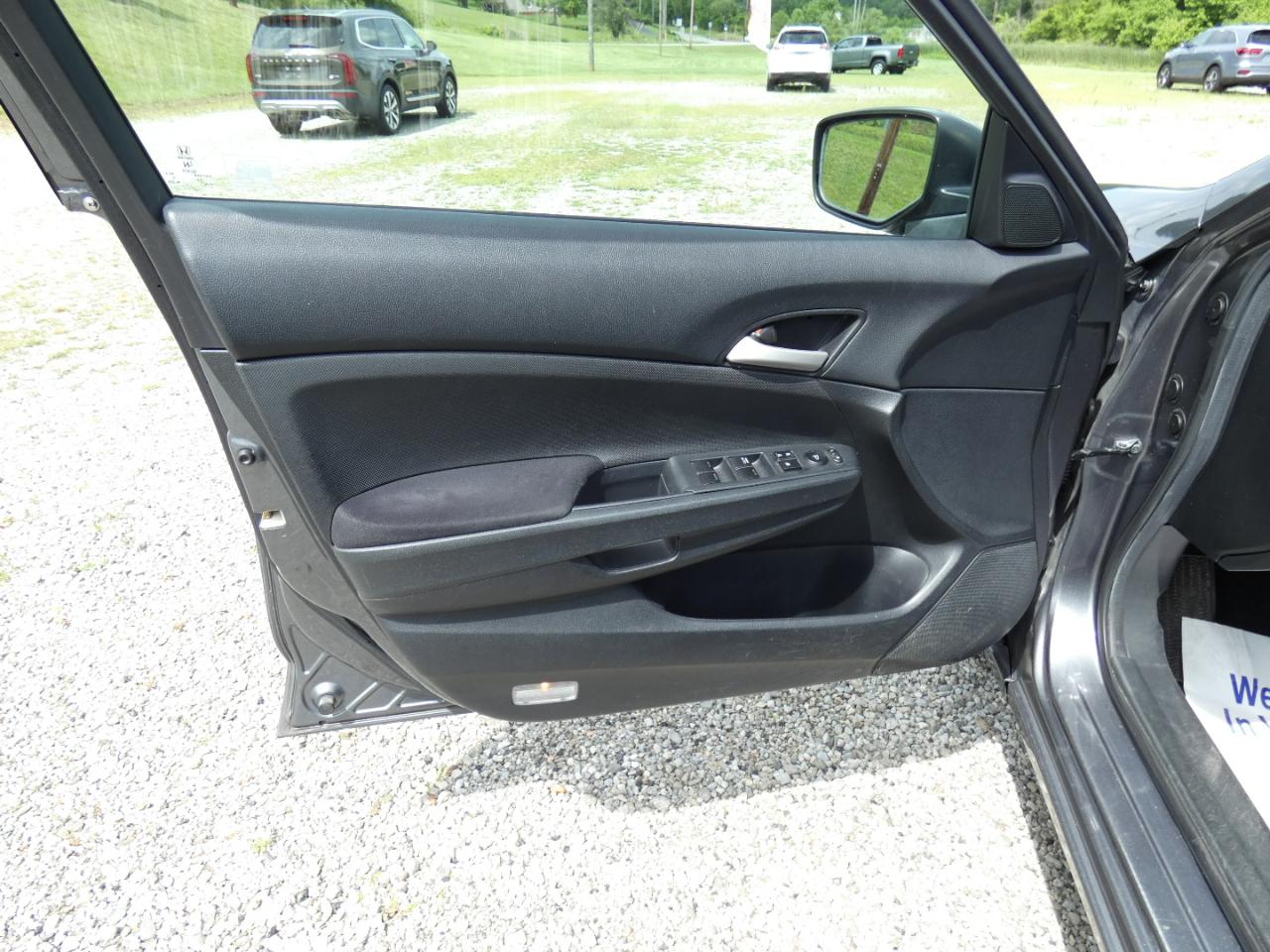 Honda Accord LX sedan AT 2010