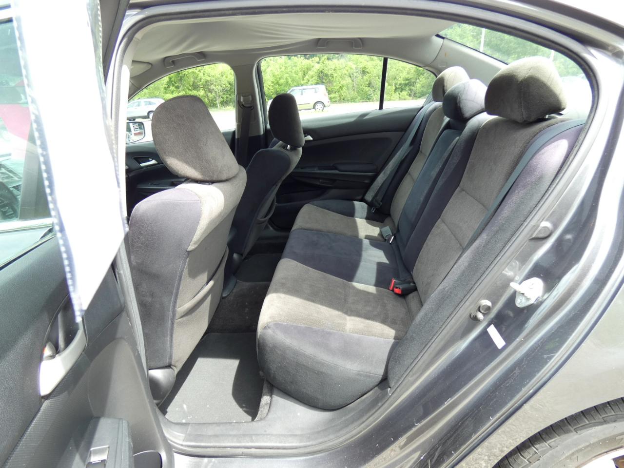 Honda Accord LX sedan AT 2010