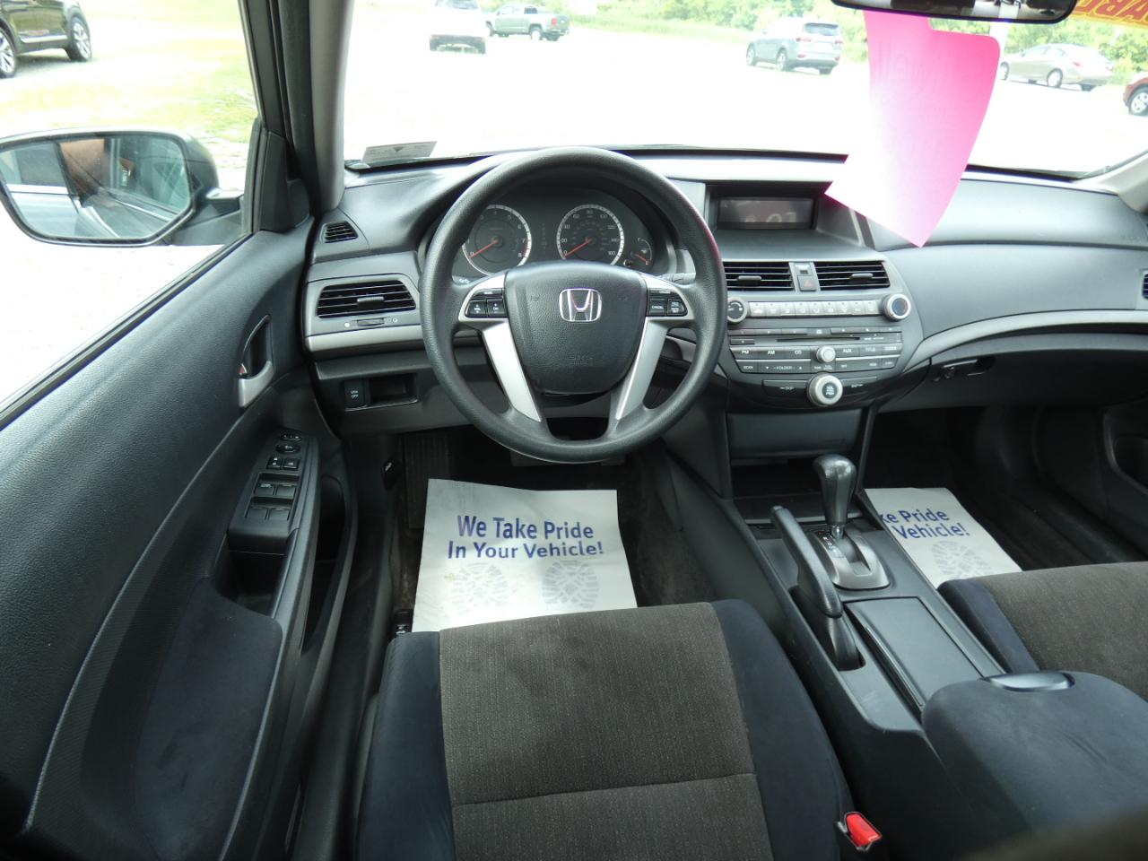 Honda Accord LX sedan AT 2010