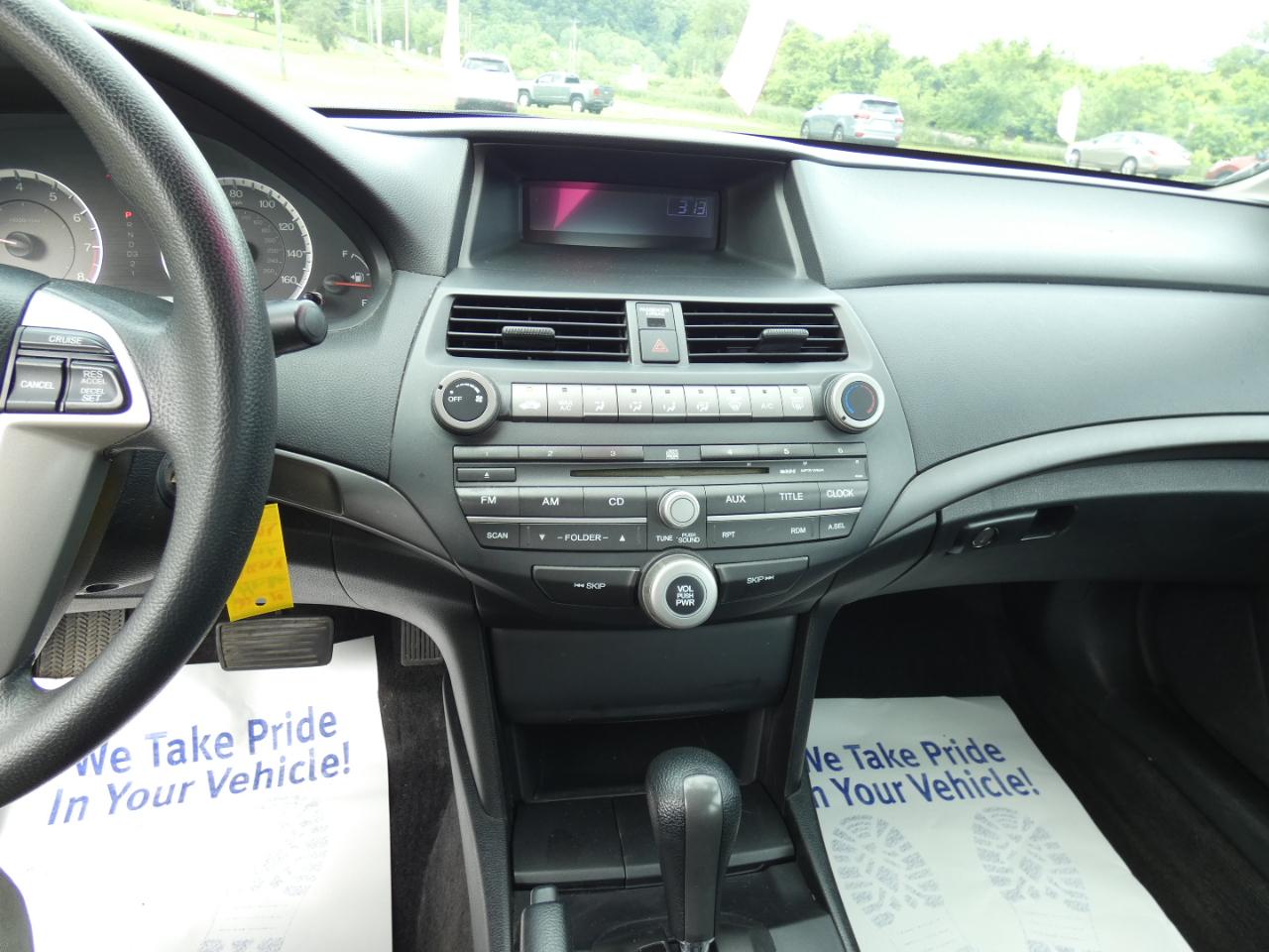 Honda Accord LX sedan AT 2010