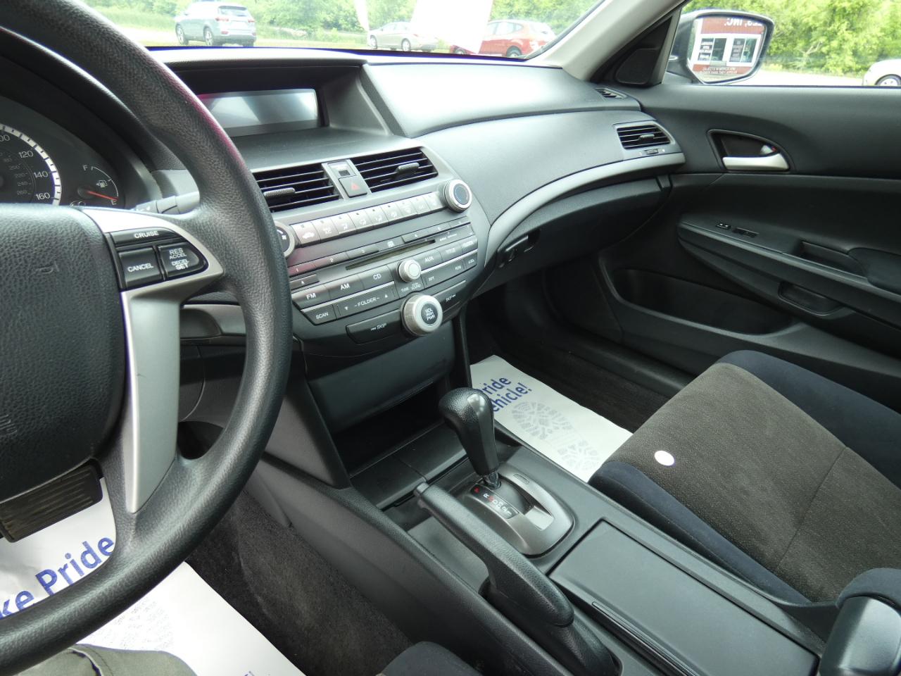 Honda Accord LX sedan AT 2010