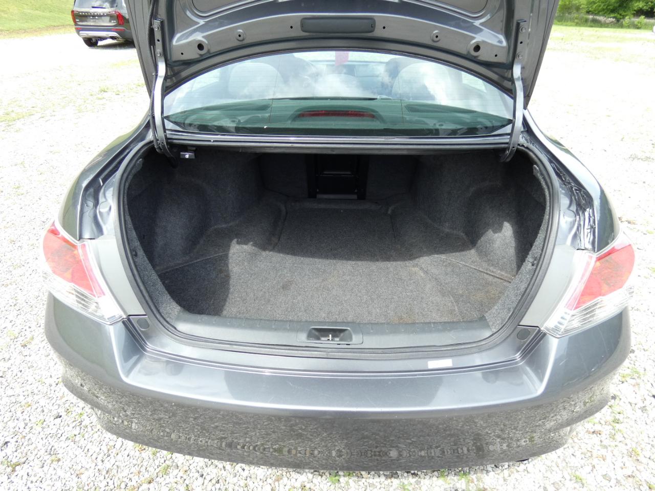 Honda Accord LX sedan AT 2010