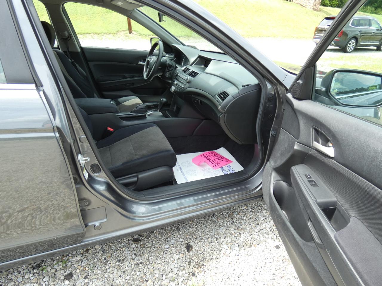 Honda Accord LX sedan AT 2010