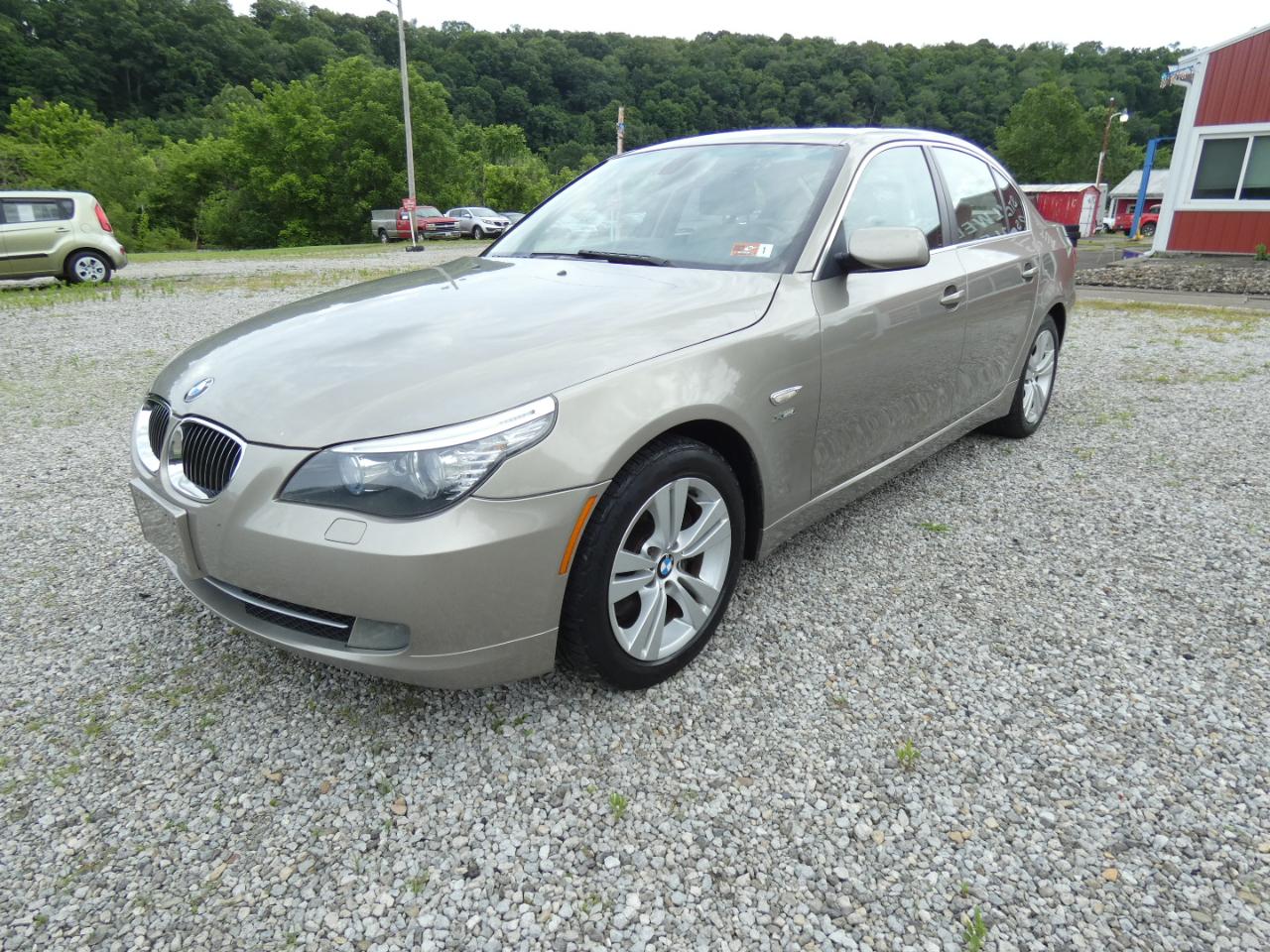 BMW 5-Series 528xi 2009