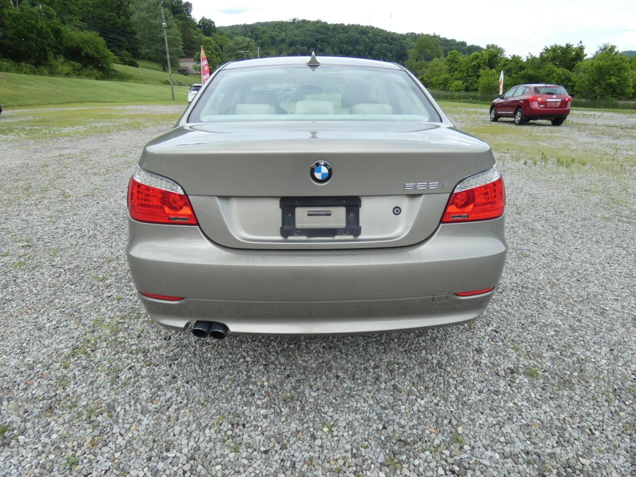 BMW 5-Series 528xi 2009