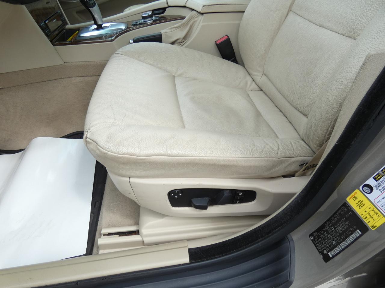 BMW 5-Series 528xi 2009