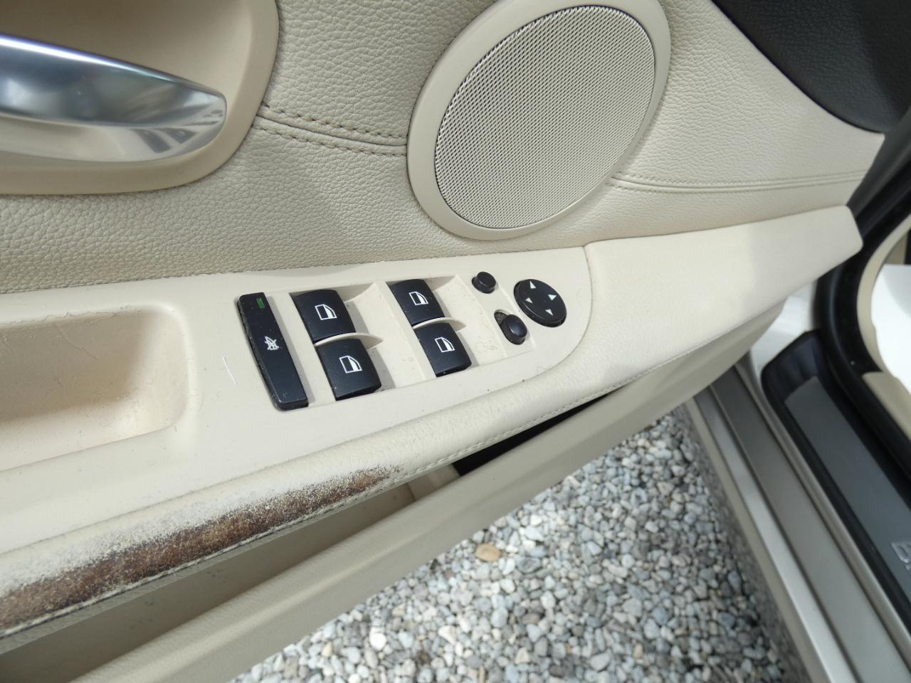 BMW 5-Series 528xi 2009
