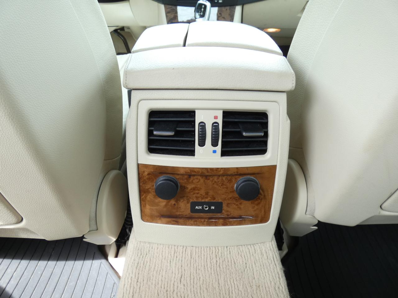 BMW 5-Series 528xi 2009