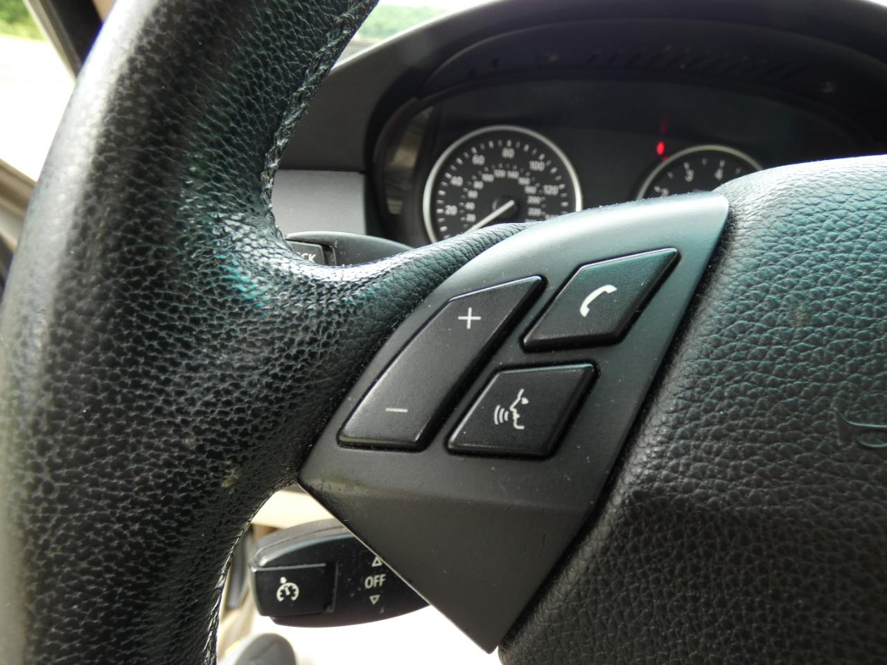 BMW 5-Series 528xi 2009