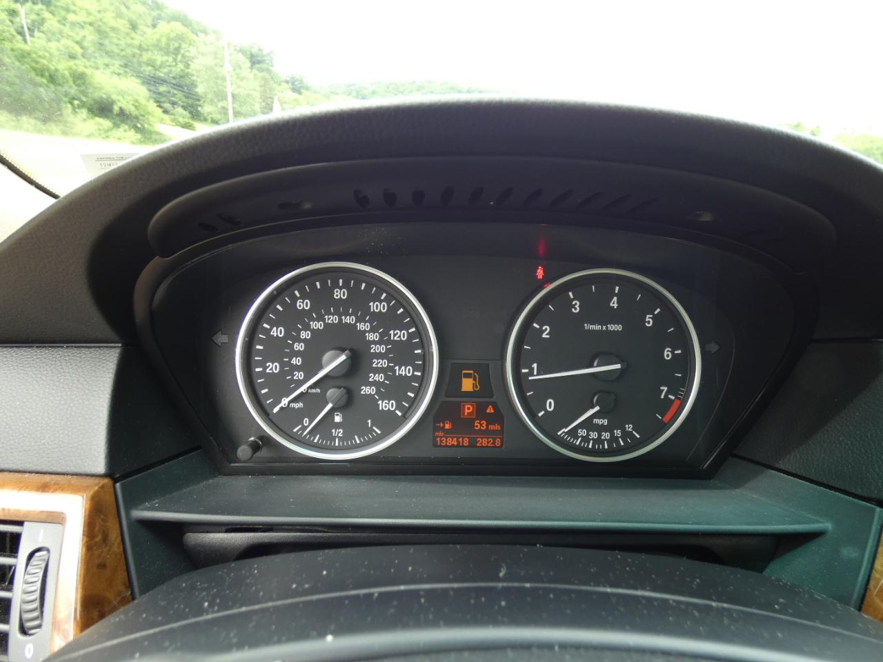 BMW 5-Series 528xi 2009
