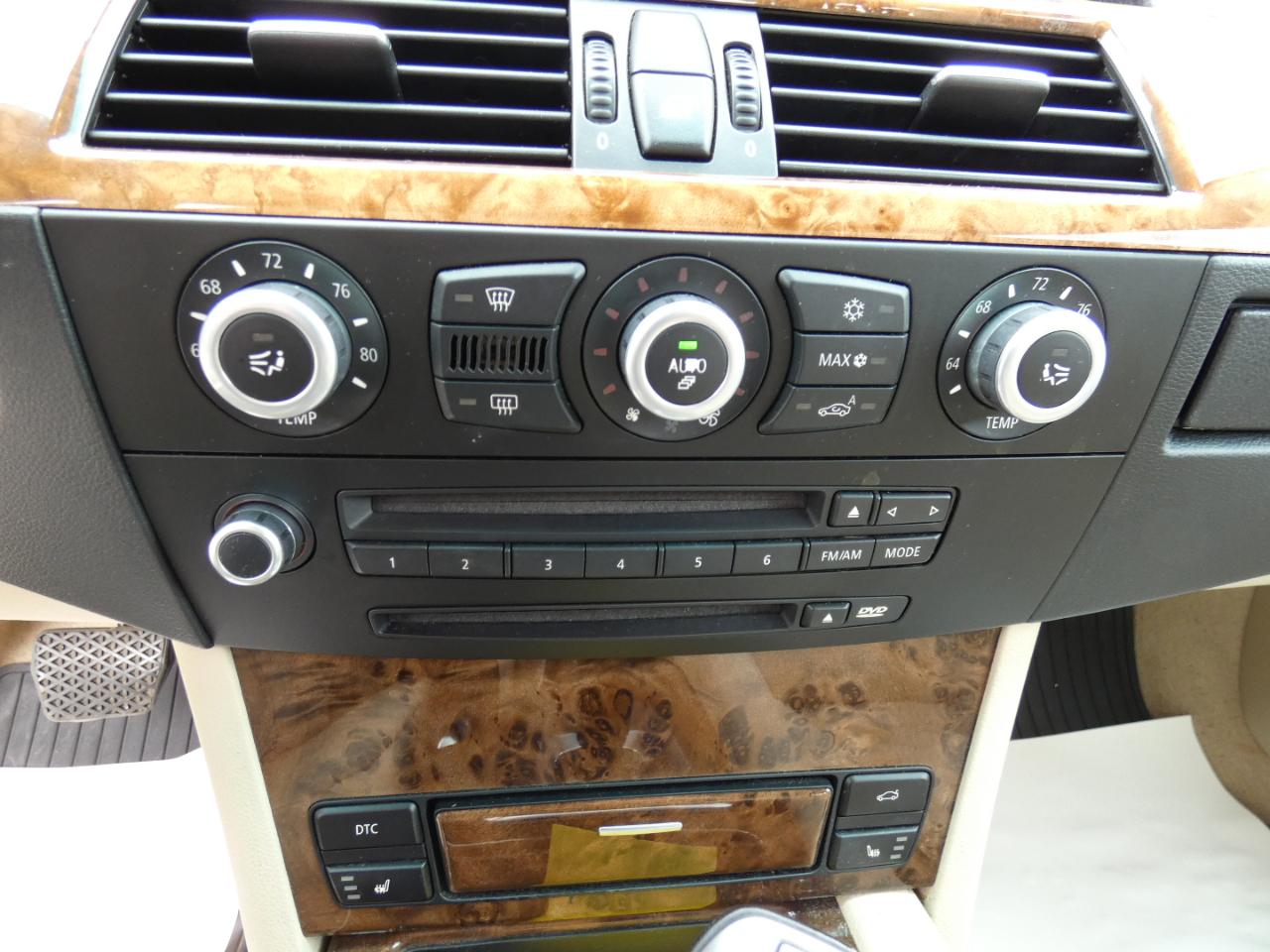 BMW 5-Series 528xi 2009