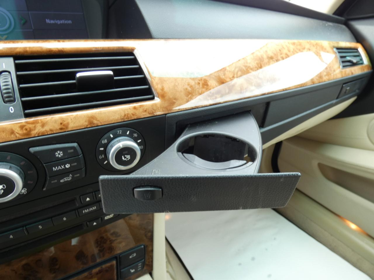 BMW 5-Series 528xi 2009