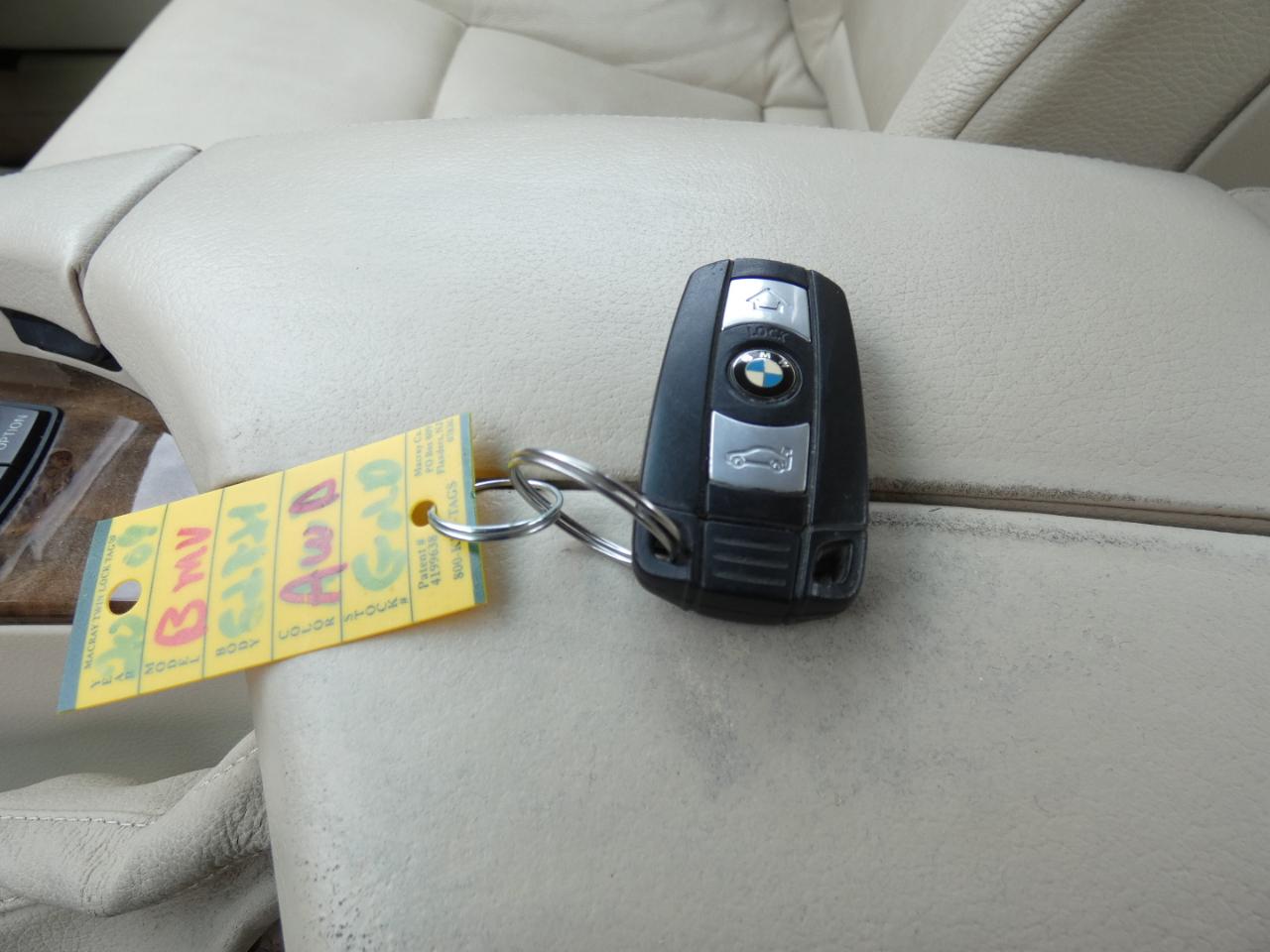 BMW 5-Series 528xi 2009