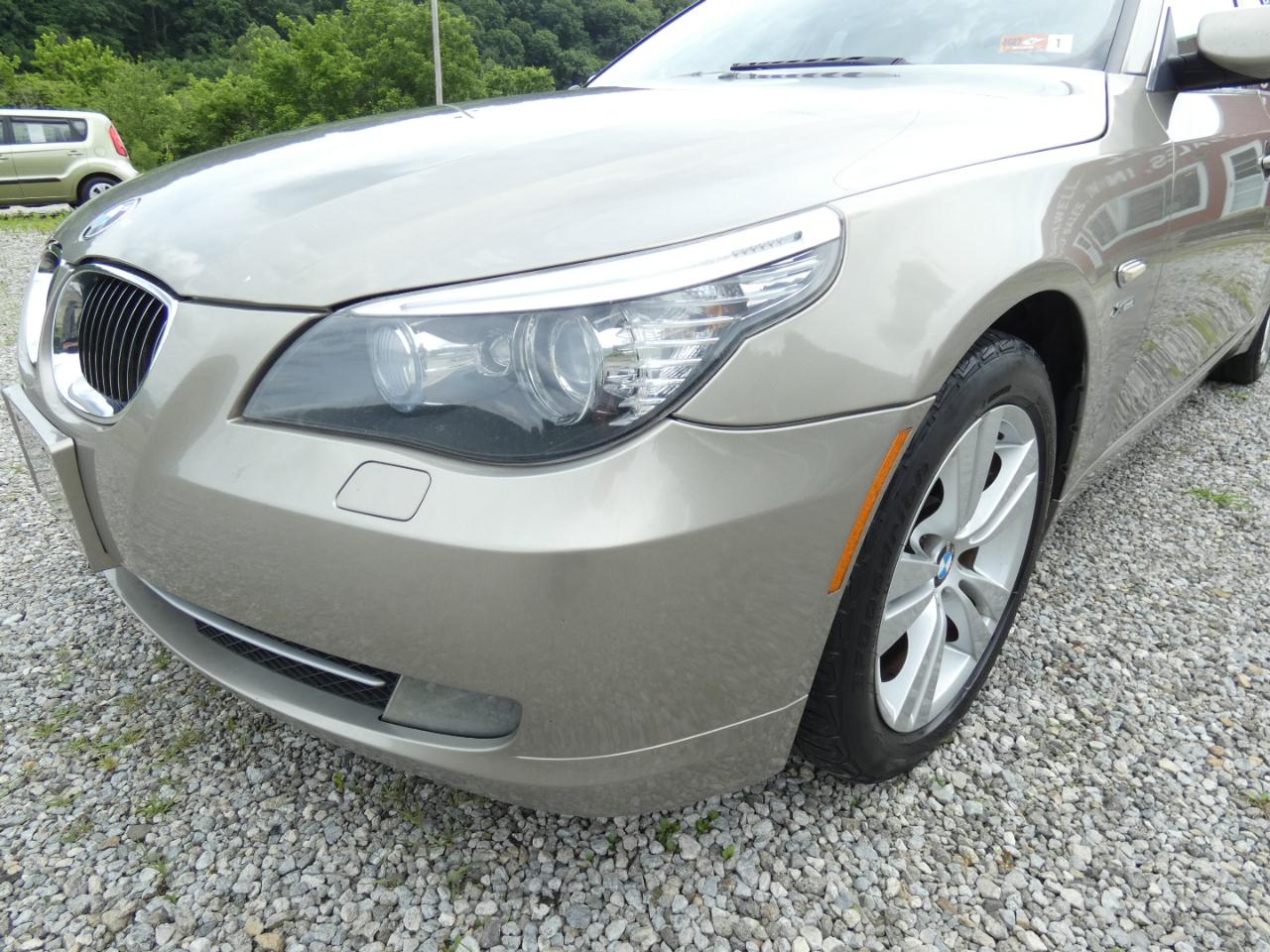 BMW 5-Series 528xi 2009