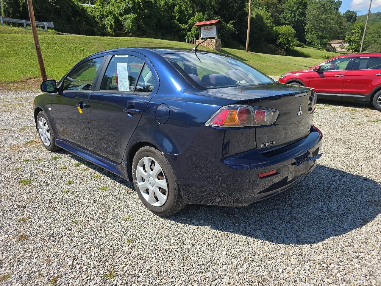 Mitsubishi Lancer ES 2013