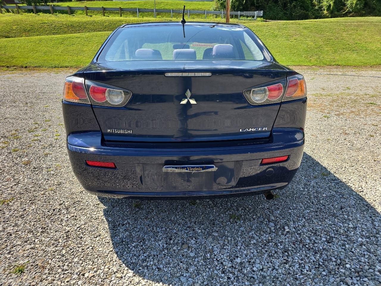 Mitsubishi Lancer ES 2013