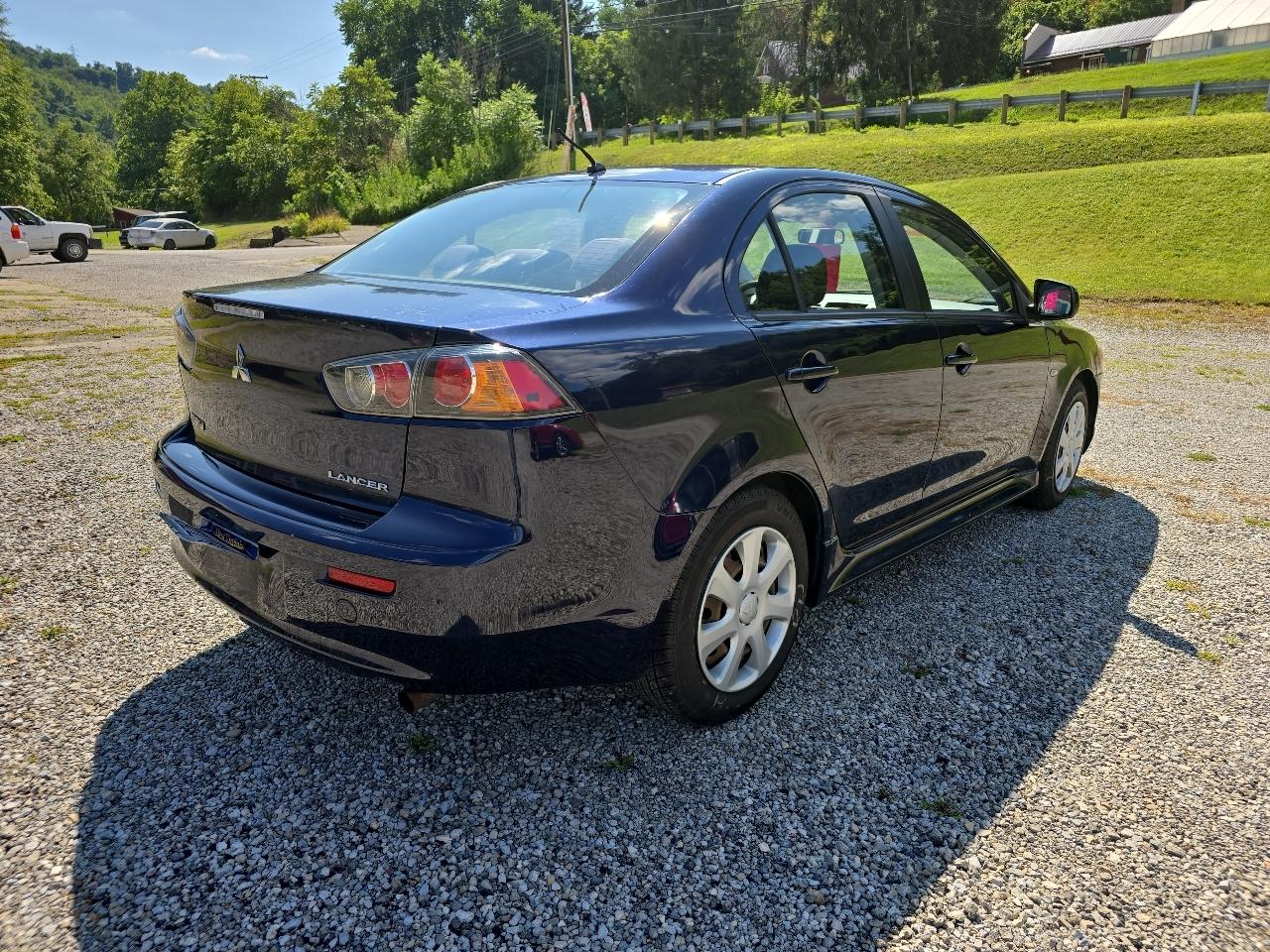 Mitsubishi Lancer ES 2013