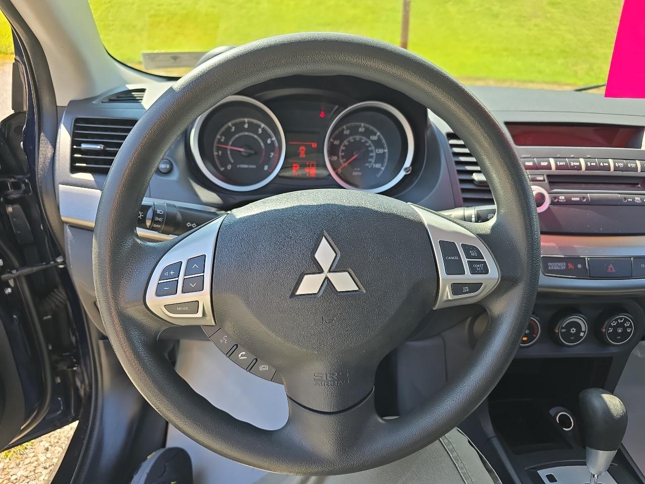 Mitsubishi Lancer ES 2013