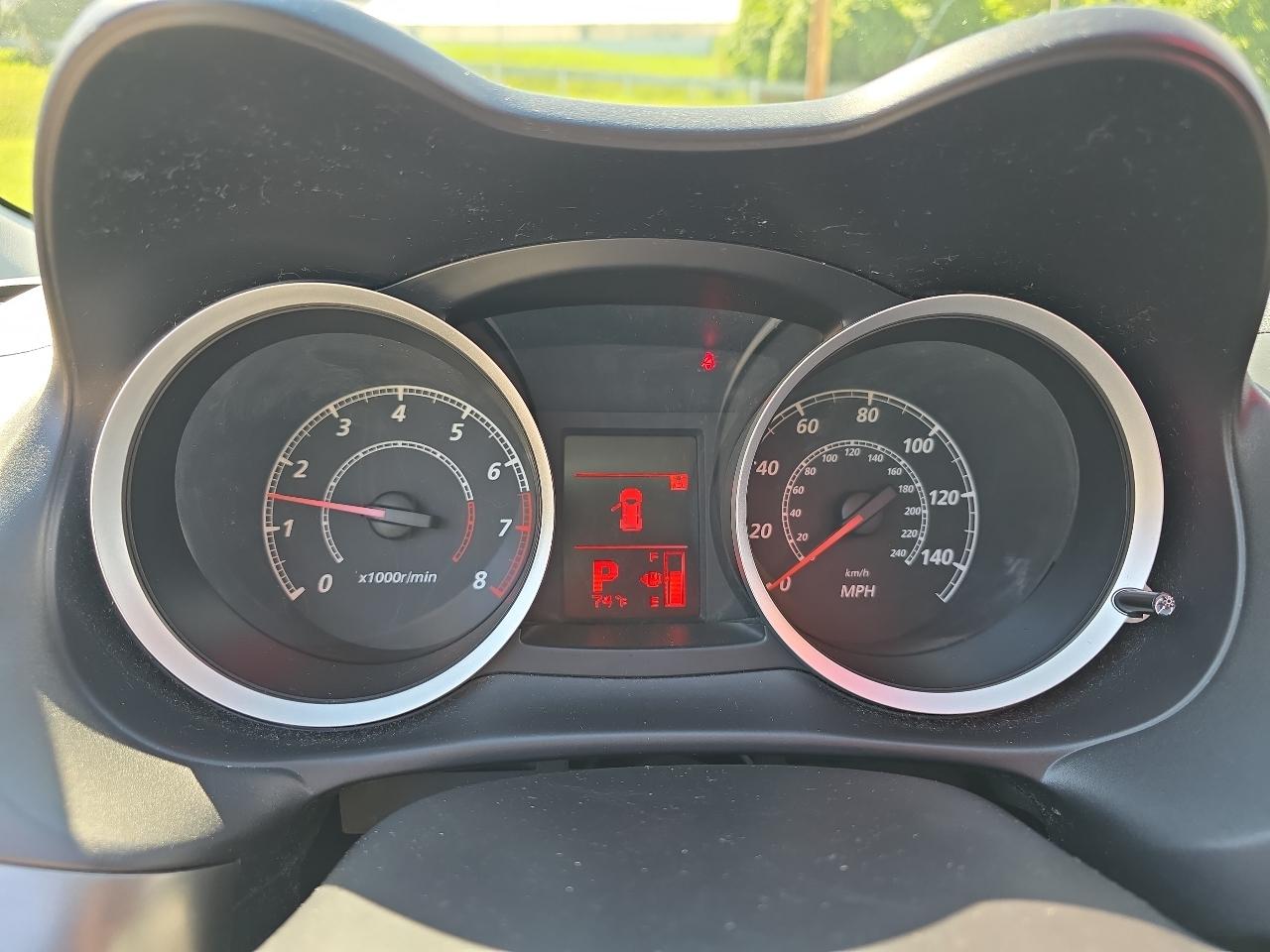 Mitsubishi Lancer ES 2013
